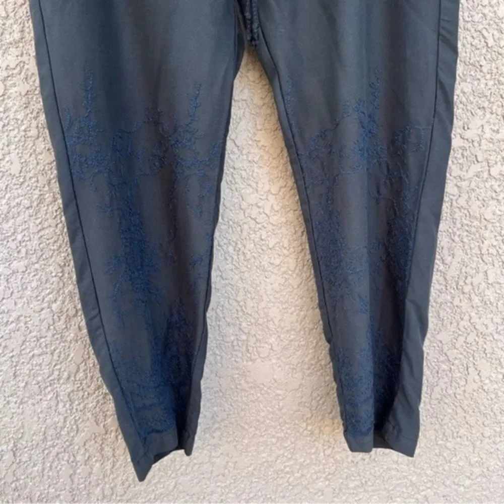 Soft‎ Surroundings Jogger Pants Womens M Embroidered Serengeti in Vintage Black - Picture 11 of 12